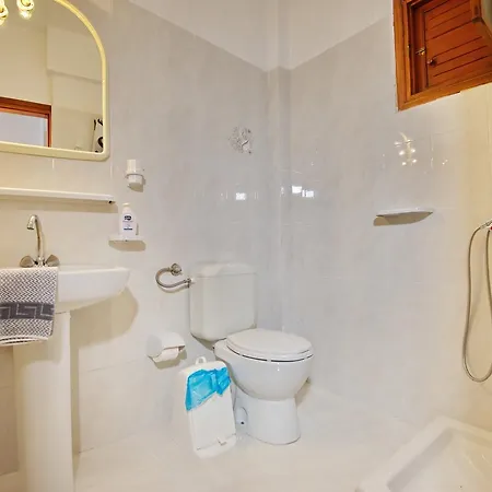 Andromeda Aparthotel 2*